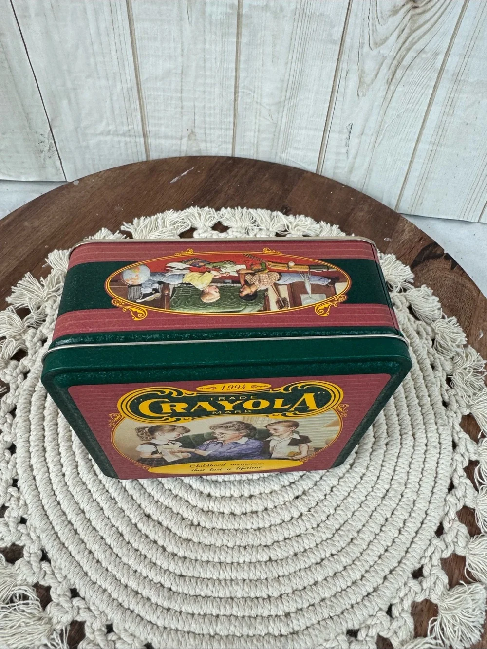 Crayola Vintage Keepsake Tin - Green & Burgundy includes 64 crayons.